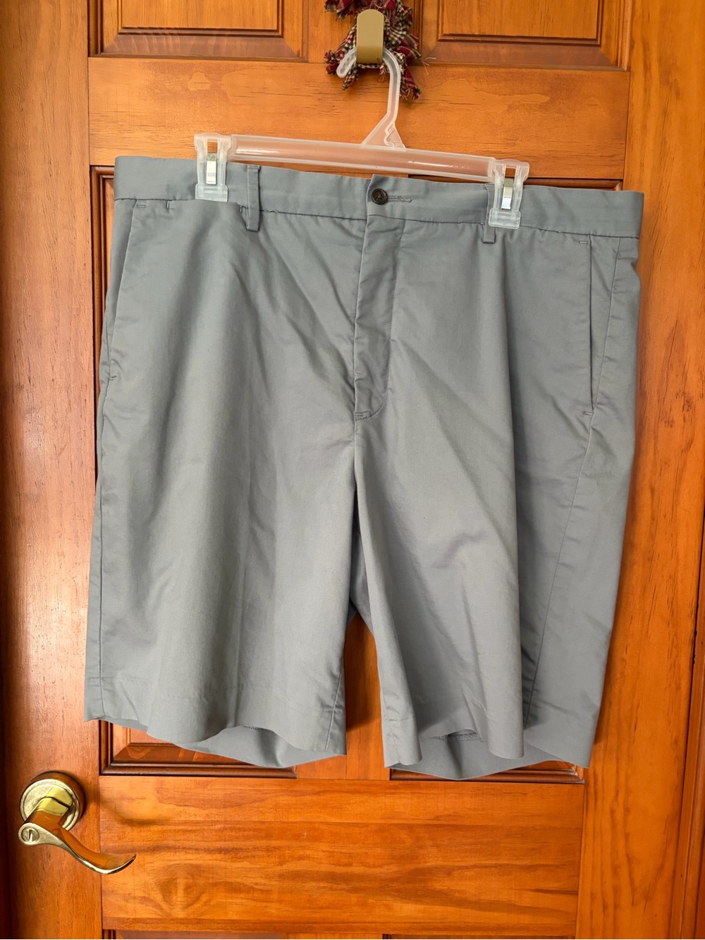 Polo Ralph Lauren men’s size 36 grey stretch classic fit flat front Chino shorts